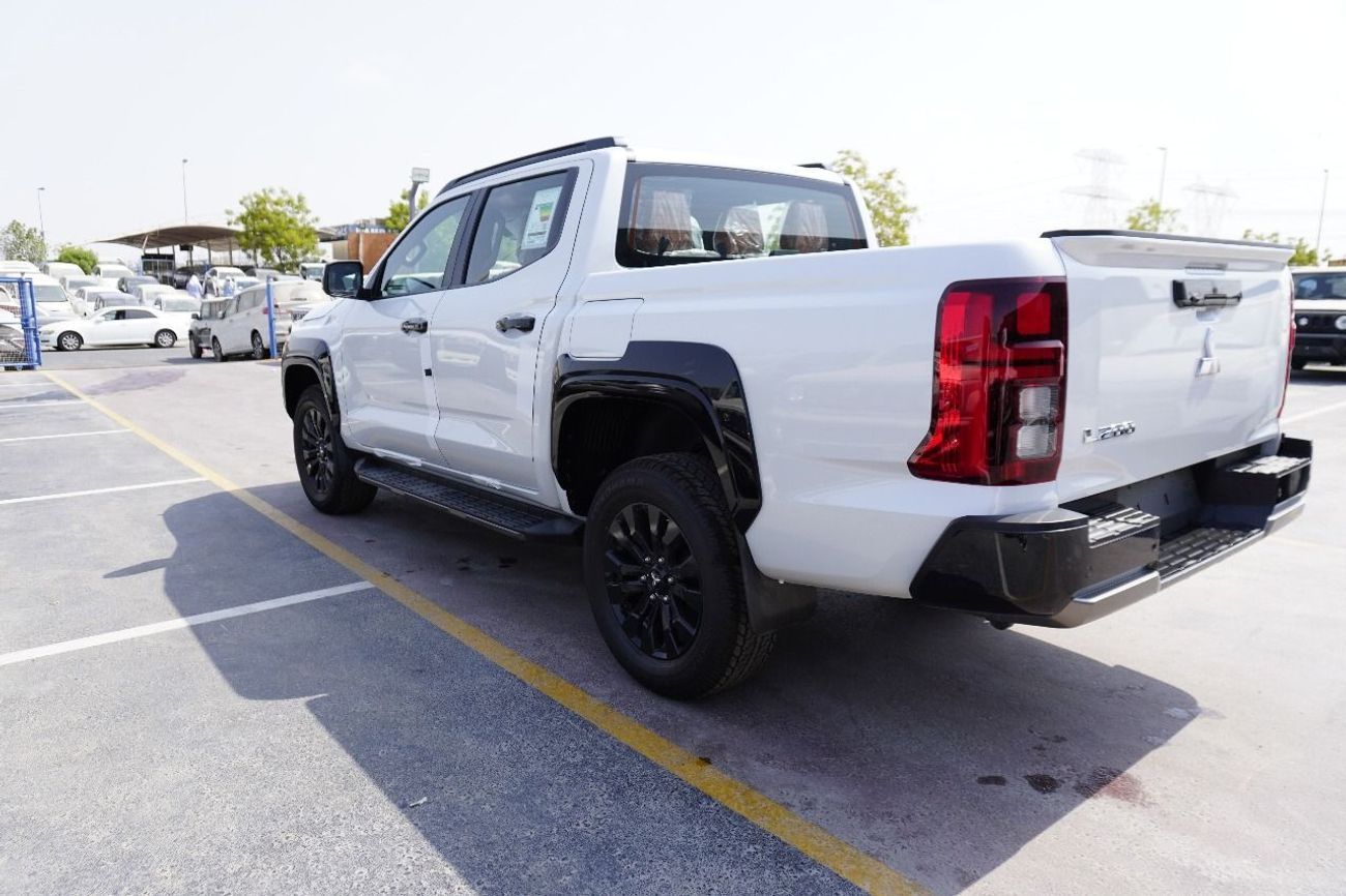 ميتسوبيشي L200 .