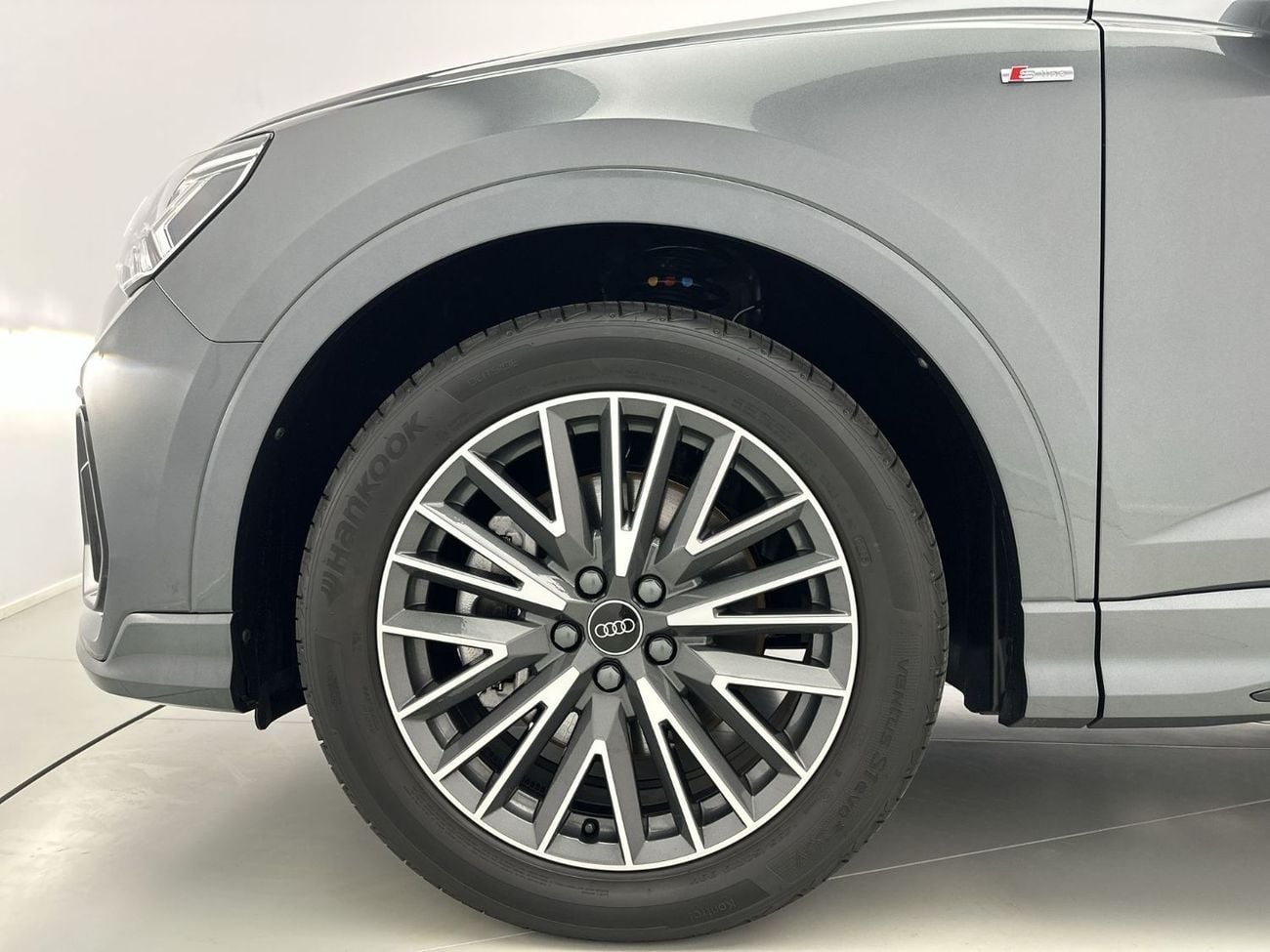 أودي Q3  Q3 Sportback 40 TFSI quat 180hp S line (Ref# 02130)