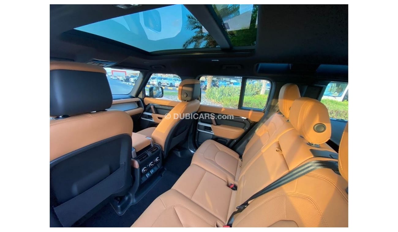 Land Rover Defender BLACK TAN GCC SPEC UNDER WARRANTY AND SERVICE