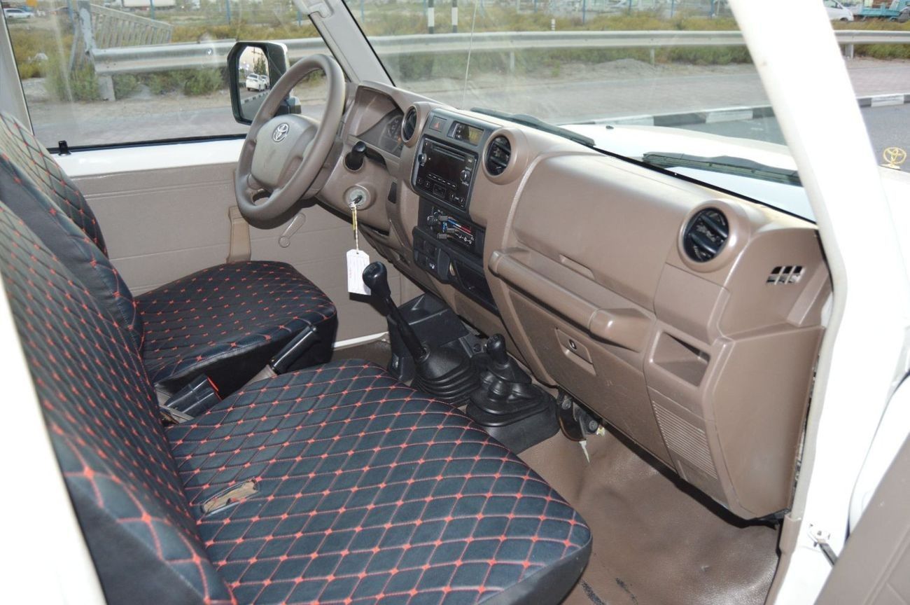 Toyota Land Cruiser Pick Up single Cabin