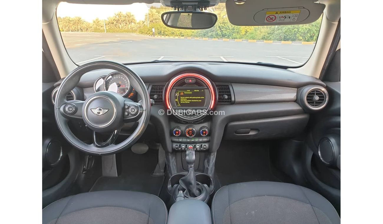 Mini Cooper John Cooper Works MINI COOPER 2017 GCC ORIGINAL PAINT - ALL SERVICE HISTORY AVAILABLE - PERFECT COND