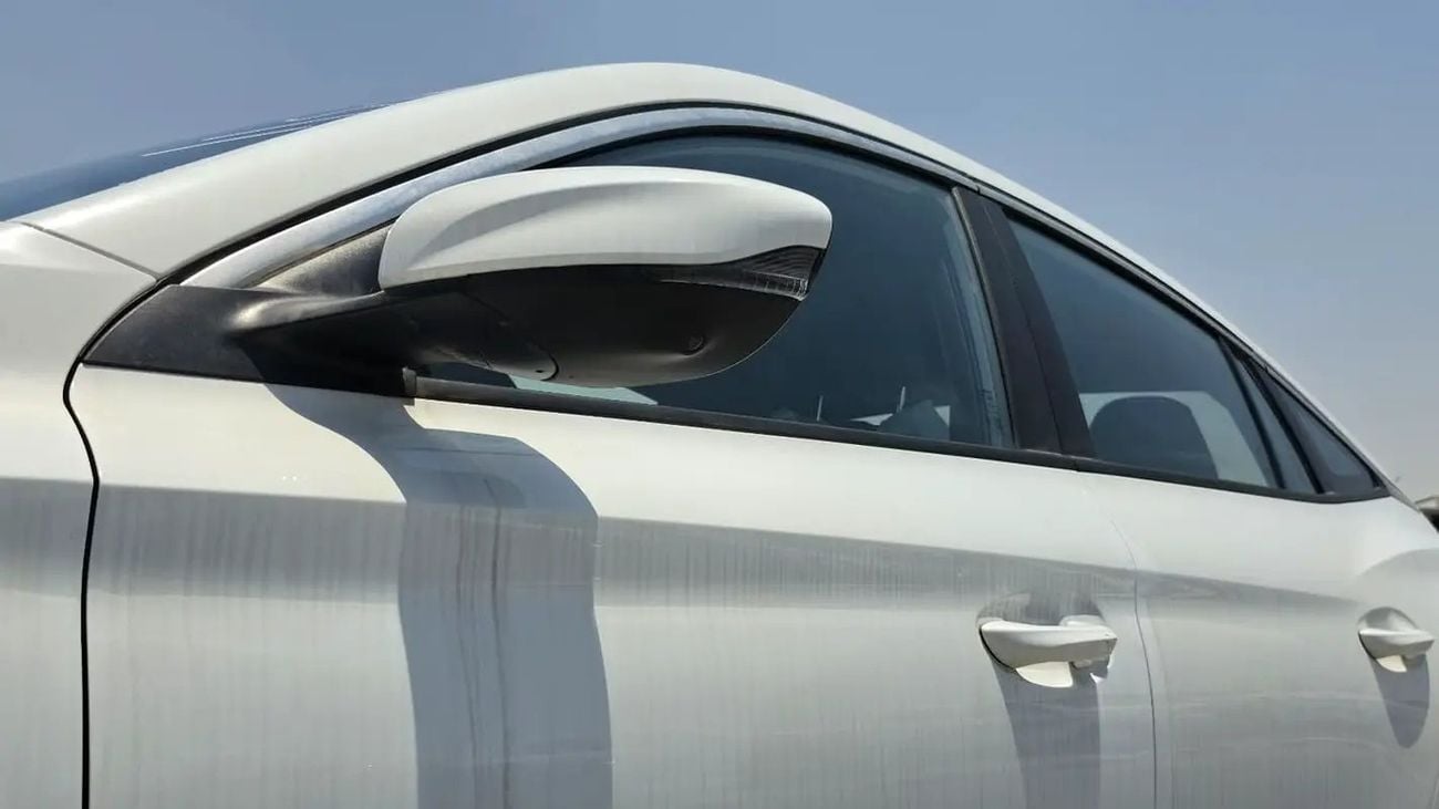 أم جي 5 Luxury 1.5L TURBO Chinese Specs - Brand
