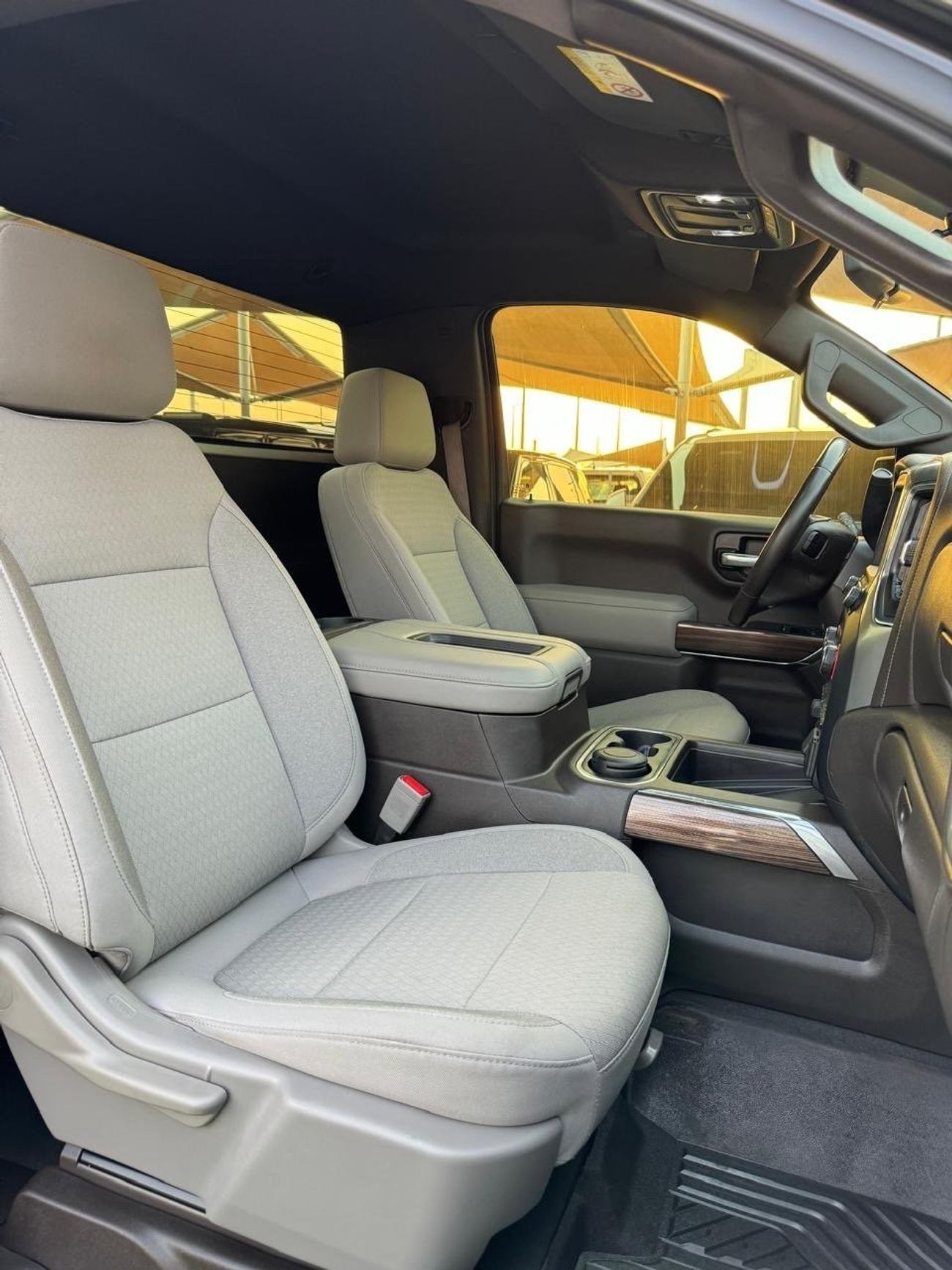 Chevrolet Silverado LT CHEVROLET SILVERADO Z71 2021 GCC FULL OPTION  Full service history  Zero accidents