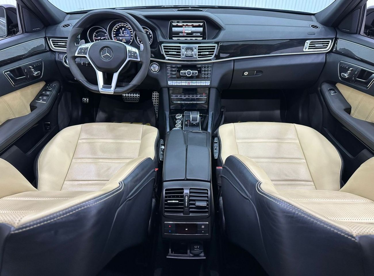 Mercedes-Benz E 63 AMG Std 5.5L 2015 Mercedes Benz E63 AMG, Service History, Full Options, Excellent Condition, GCC