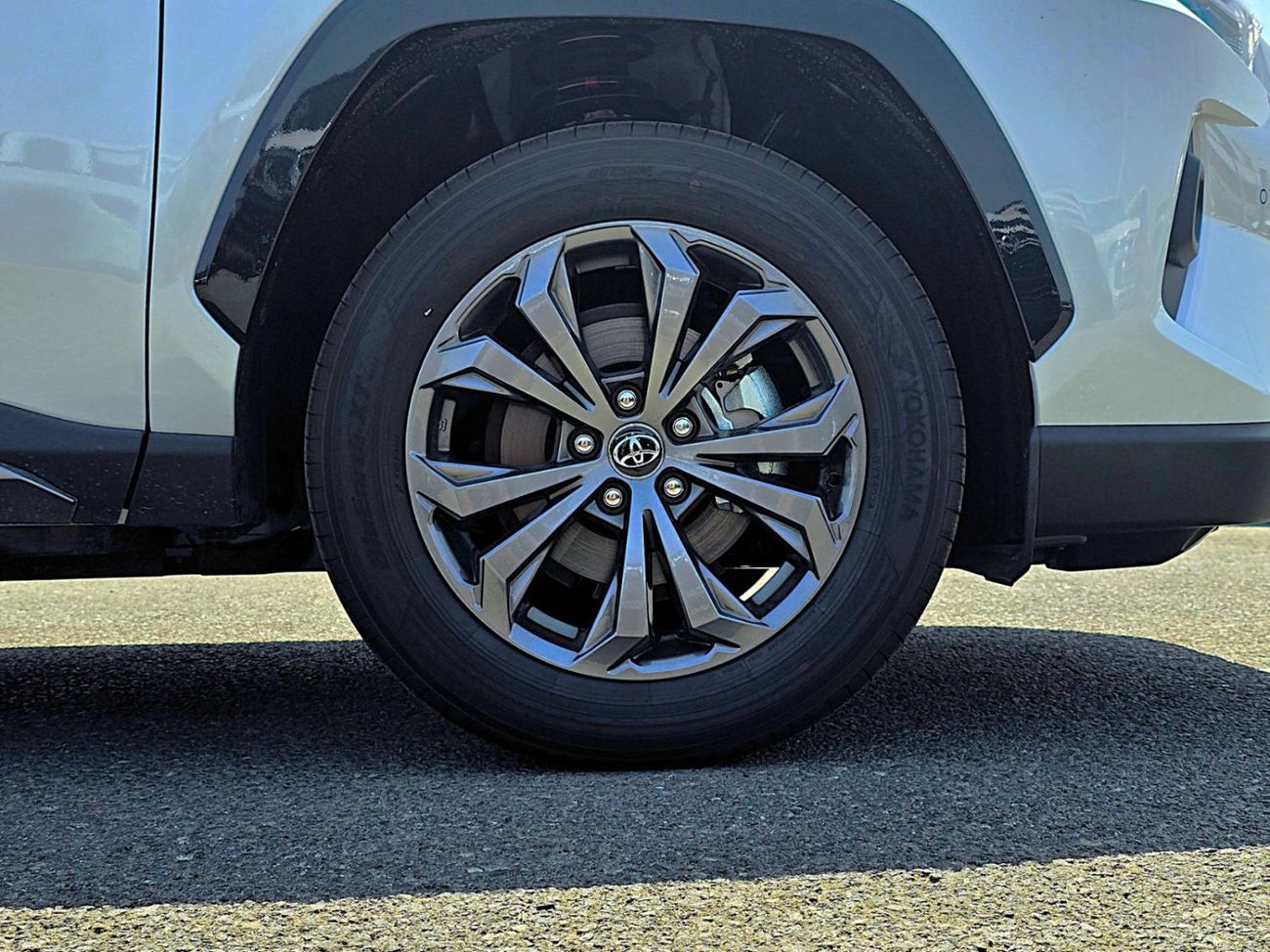 Toyota RAV4 TOYOTA RAV4 PETROL 2.0L - CHINESE SPECS- FULL OPTIONS - 4X2 - 2025 MODEL - WHITE INSIDE BLACK - CHIN