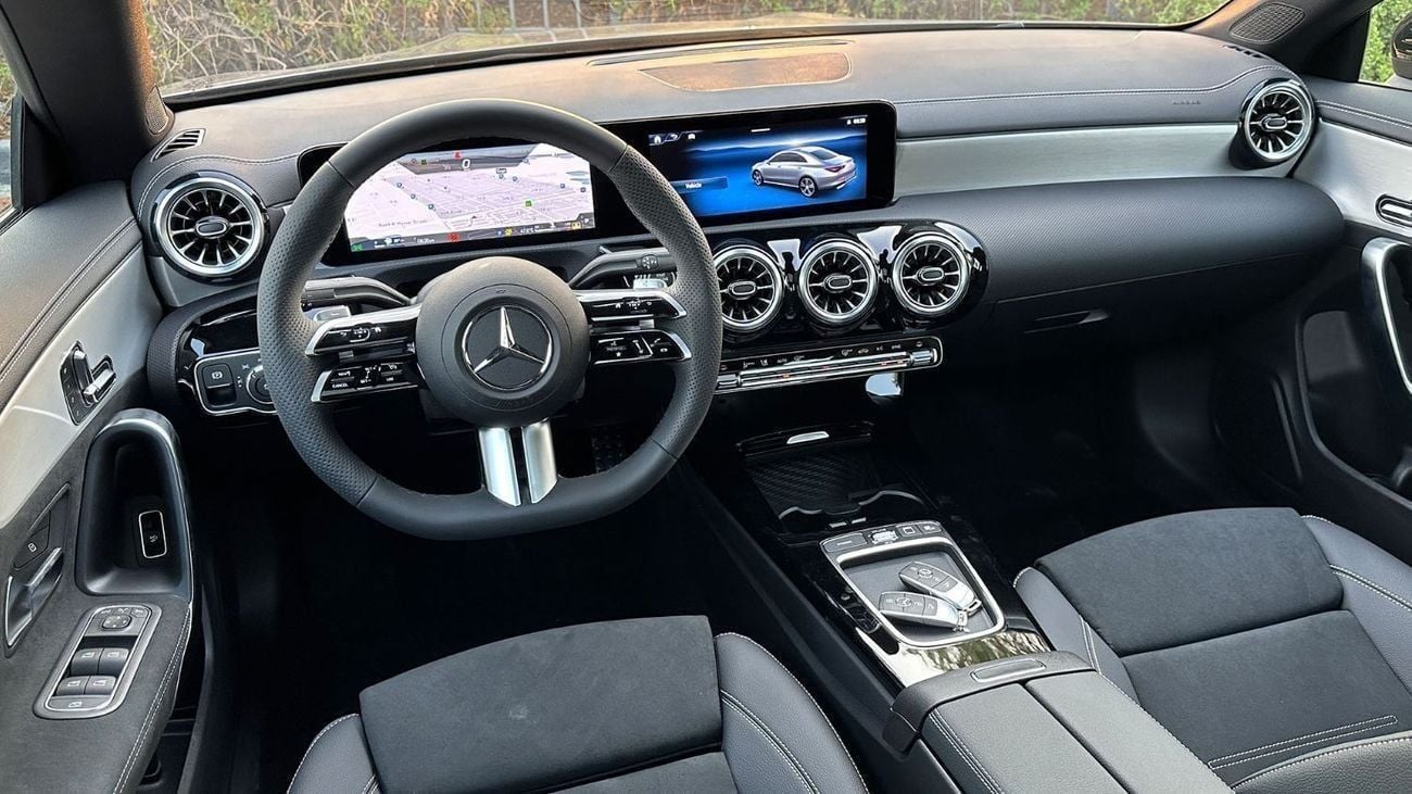 مرسيدس بنز CLA 200 PREMIUM PLUS