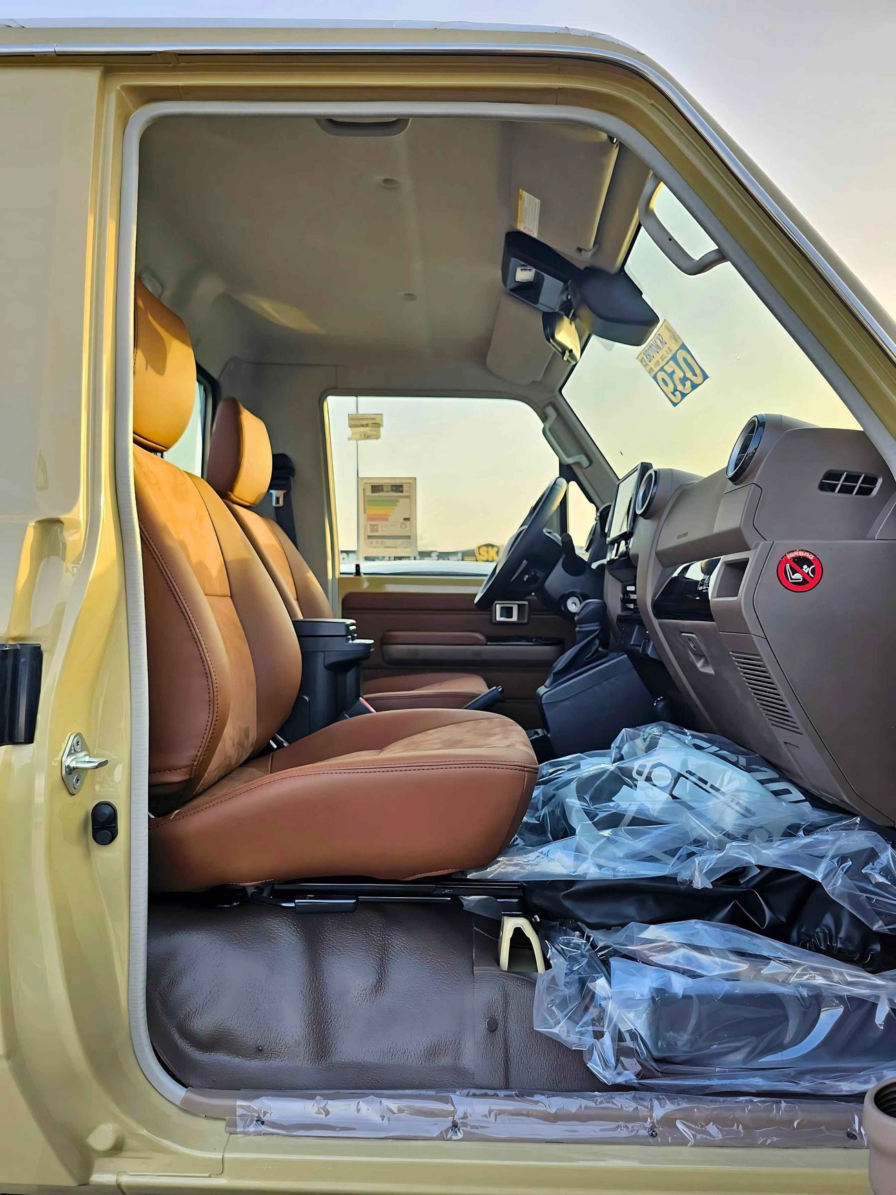 تويوتا لاند كروزر بيك آب LC79 LX / SINGLE CABIN / A/T / 4.0L V6 PETROL / 4WD (CODE # LX-Z)