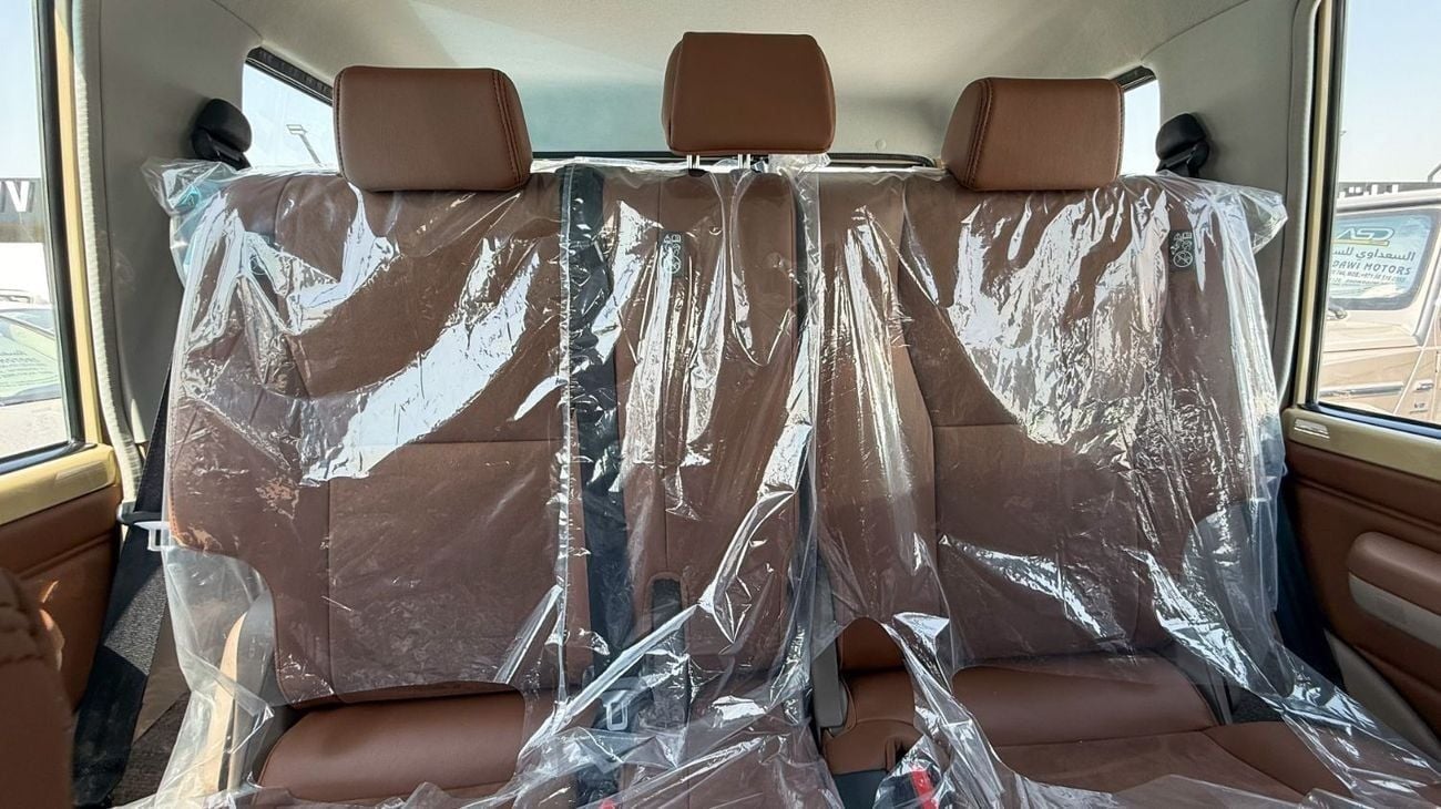 تويوتا لاند كروزر 70 TOYOTA LAND CRUISER HARD-TOP (70 SERIES) A/T 4.0L - 2025