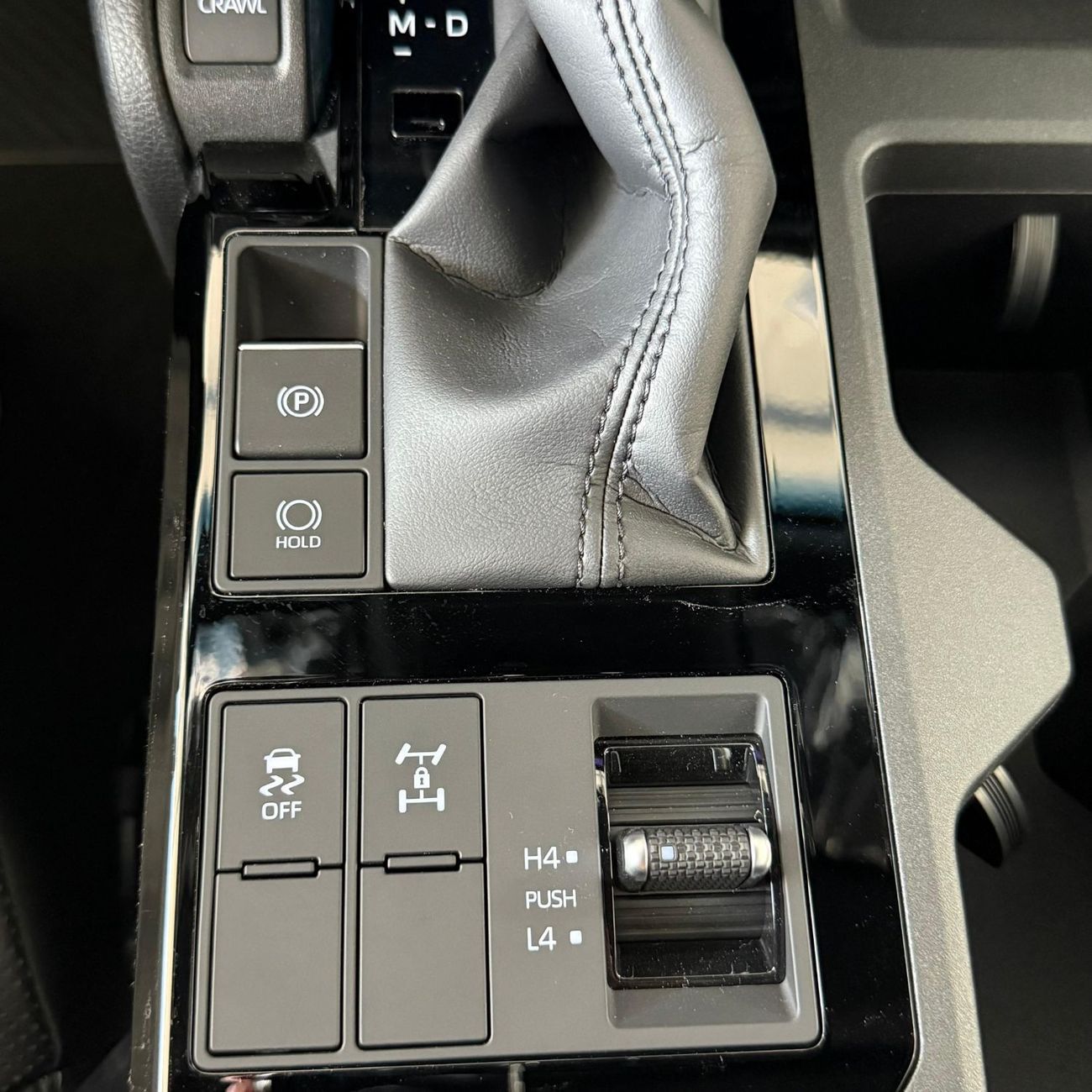 Toyota Prado 2.8 DIESEL SUNROOF **EXPORT ONLY**التصدير فقط خارج الخليج**