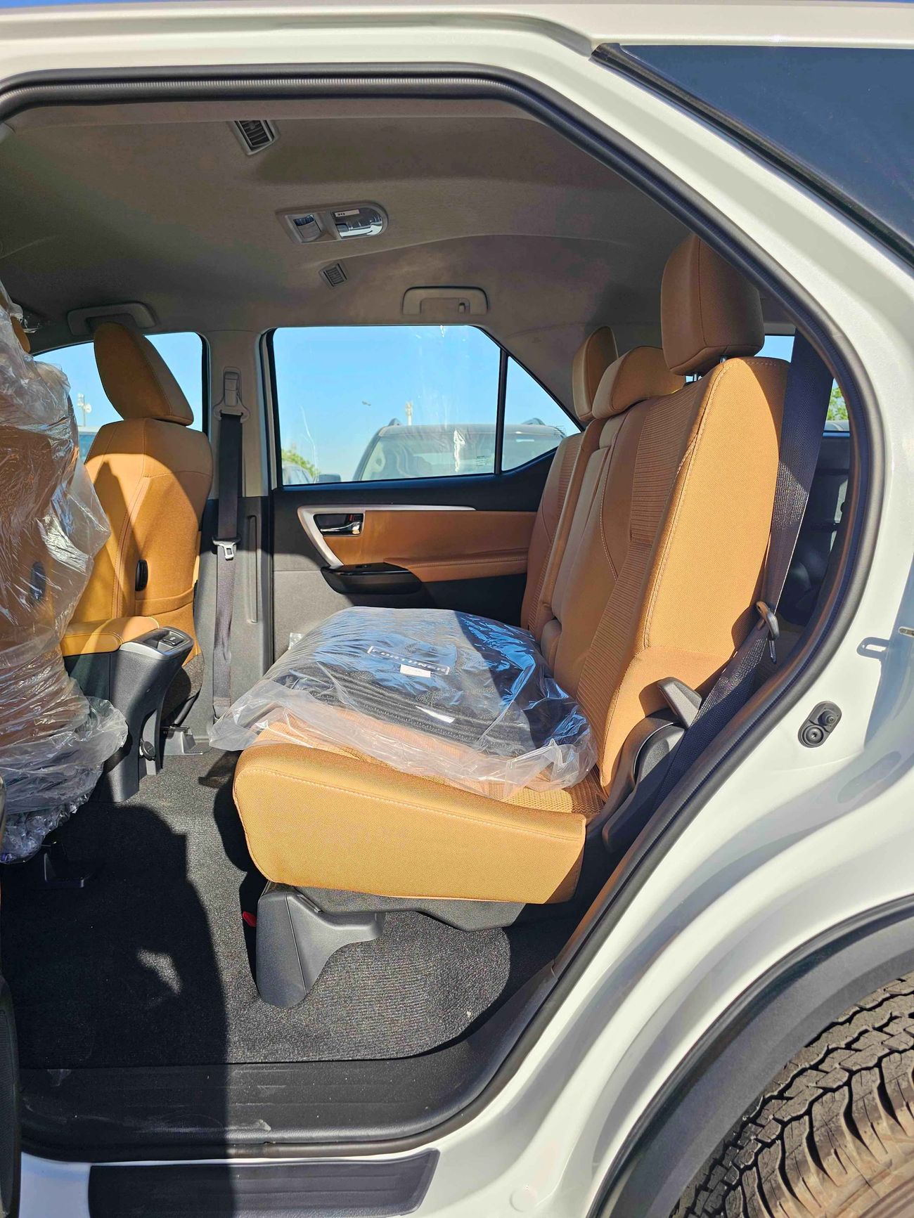 Toyota Fortuner SR5 / EURO 4 / 2.8L V4 DIESEL / DVD + 360* CAMERA / 4WD (CODE # 69086)