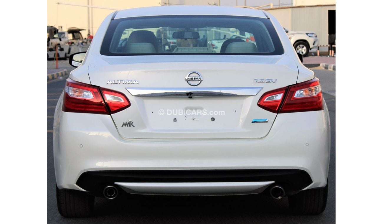 نيسان ألتيما نيسان التيما 2017 خليجي رقم 2 بحالة ممتازة بدون حوادث نظيفه جدا من الداخل والخارج