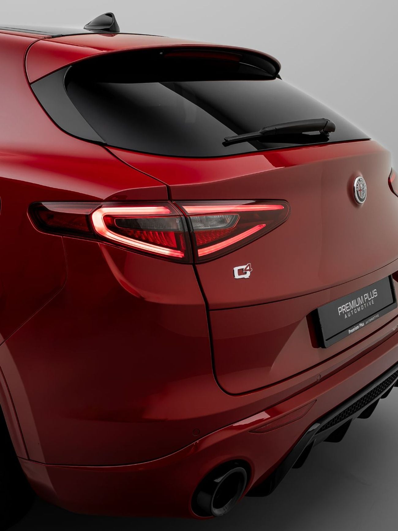 ألفا روميو ستيلفيو Veloce 2023 Alfa Romeo Stelvio Q4, 2028 Alfa Romeo Warranty, Low Kms, GCC