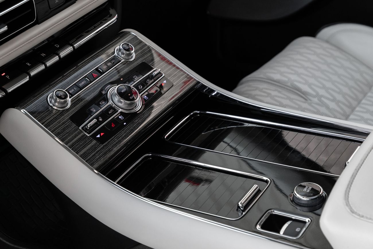 لينكولن أفياتور Aviator Presidential | 2,820 P.M | 0% Downpayment | Immaculate Condition!