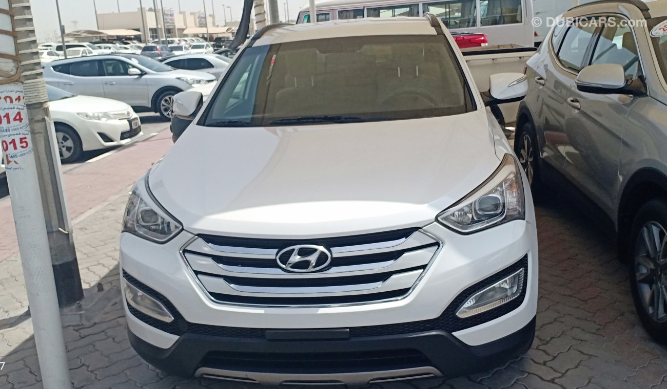 Hyundai Santa Fe 2015 GCC No Accident  A perfect Condition