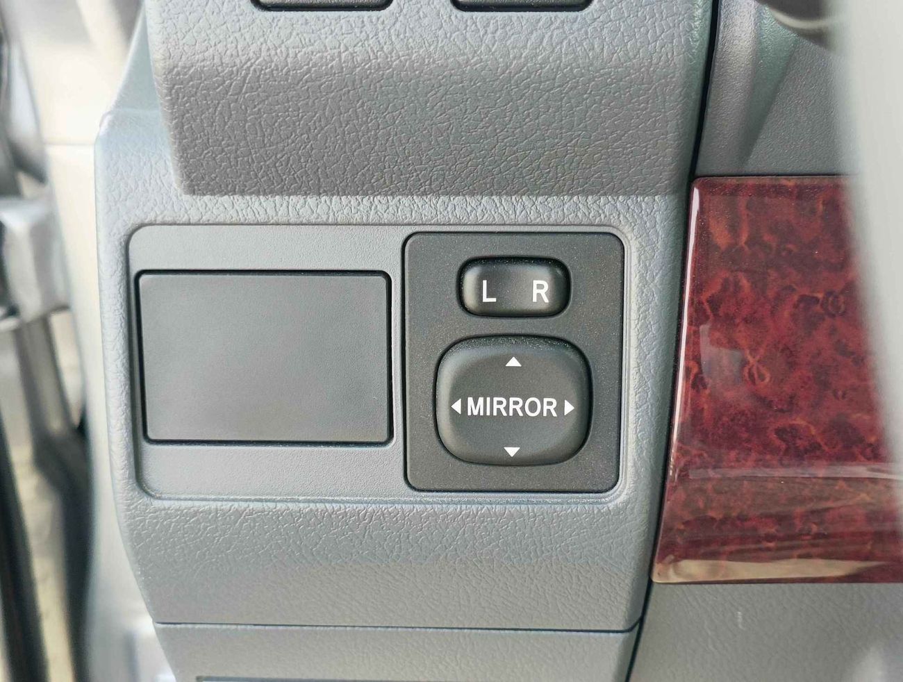 Toyota Land Cruiser 70 LX | 4.0L V6 Petrol | M/T | Chrome Mirror With Grey Interior (CODE # 67936)