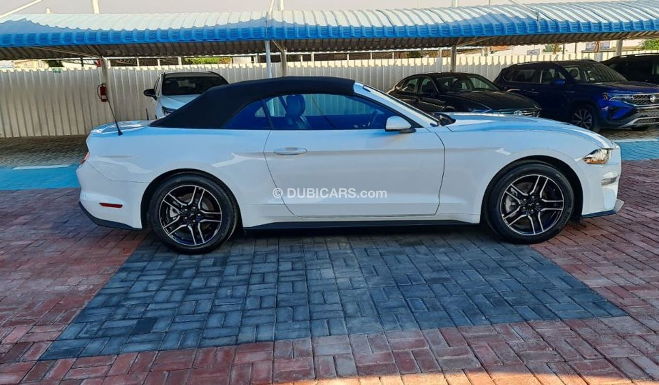 Ford Mustang car in perfect condition 2023 2.3l  America