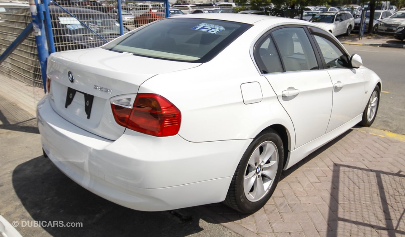 BMW 323 i