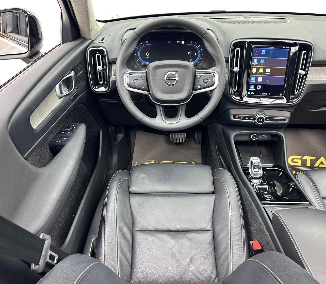 Volvo XC40 2023 Volvo XC40 B4 Ultimate Dark, 2028 Volvo Warranty, Volvo Full Service History, GCC