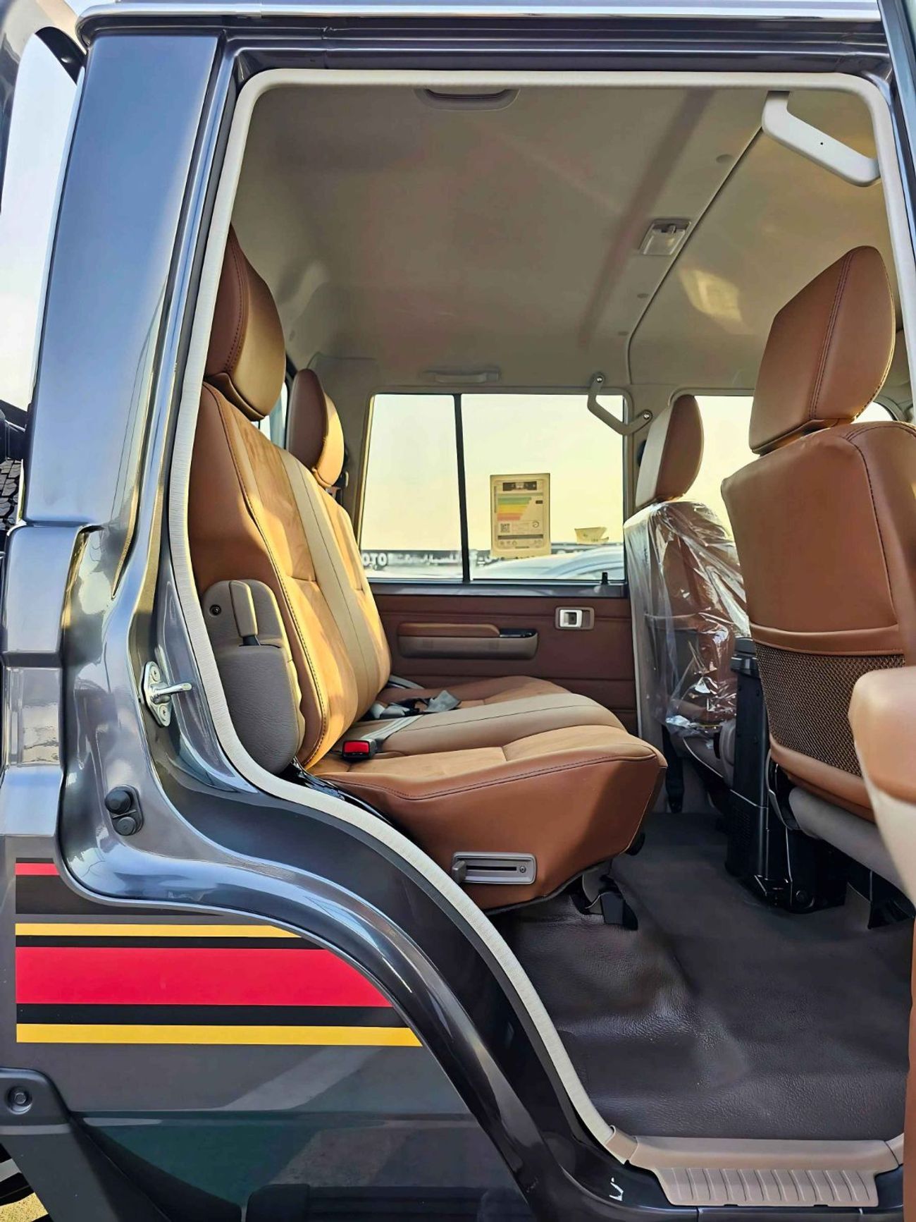 تويوتا لاند كروزر بيك آب LX-Z1 LC79 / DOUBLE CABIN AUTOMATIC / 2.8L DIESEL V4 4WD / LETAHER WITH REAR CAMERA / (CODE # LX-Z1)