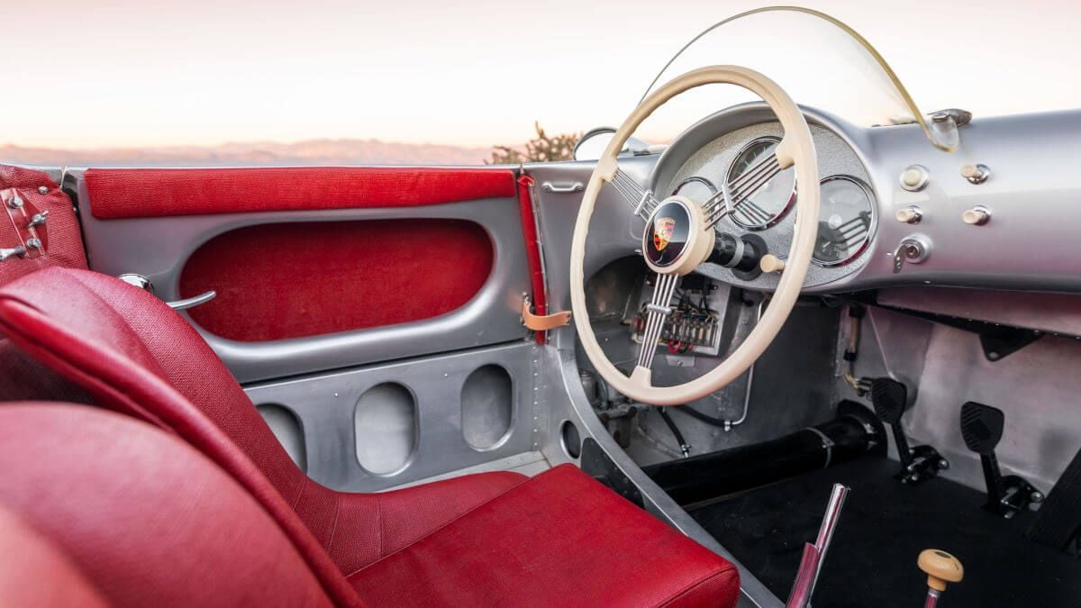 Porsche 550 Spyder interior - Cockpit