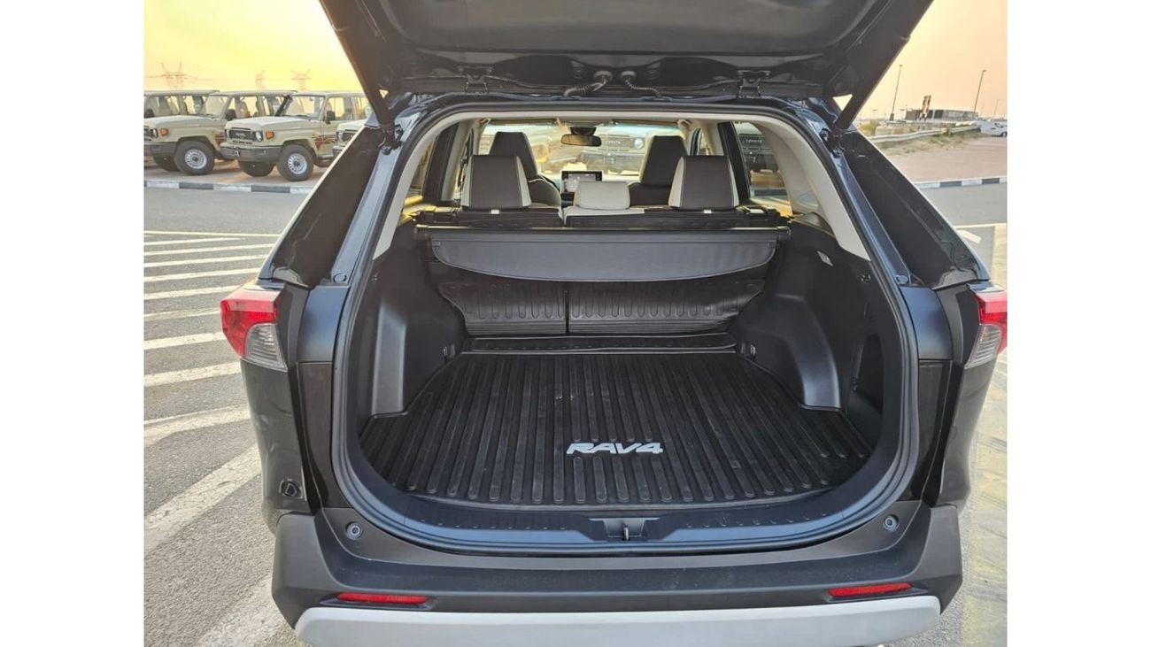 Toyota RAV4 “Offer”2021 Toyota Rav4 XLE AWD Hybrid Full Option 2.5L V4 - AWD 4x4 --UAE PASS