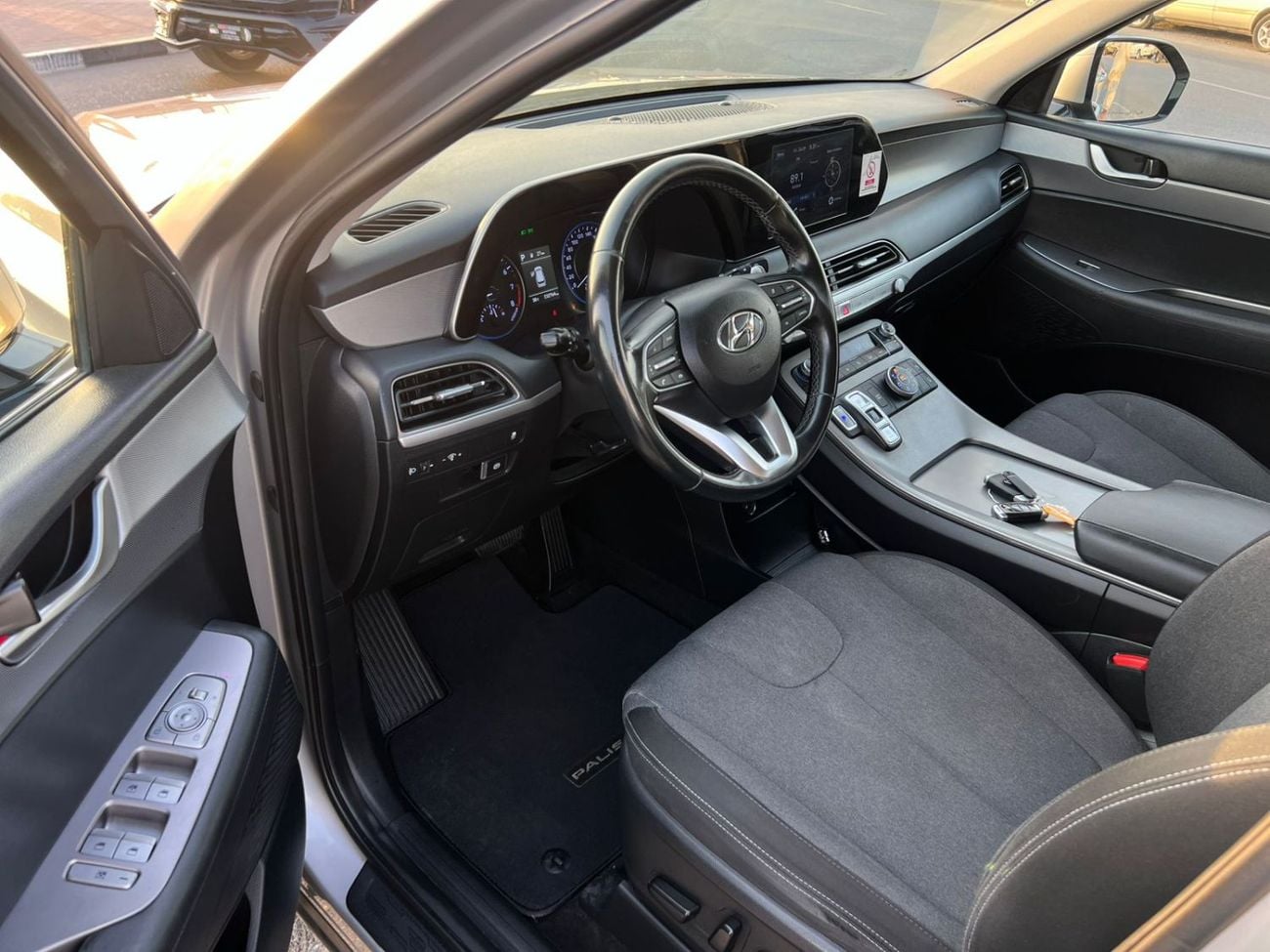 Hyundai Palisade 2022 Hyundai Paliside Gcc specs - 3.5L V6 -AWD 4x4 - Rear Camera & Sensor  - 7 Seater