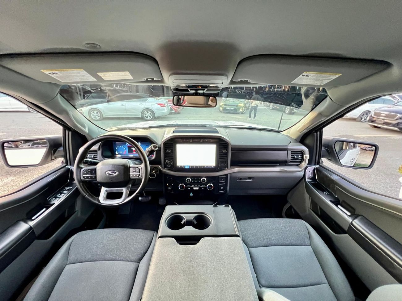 فورد F 150 XLT 5.0L Crew Cab Utility warranty one year bank financie available