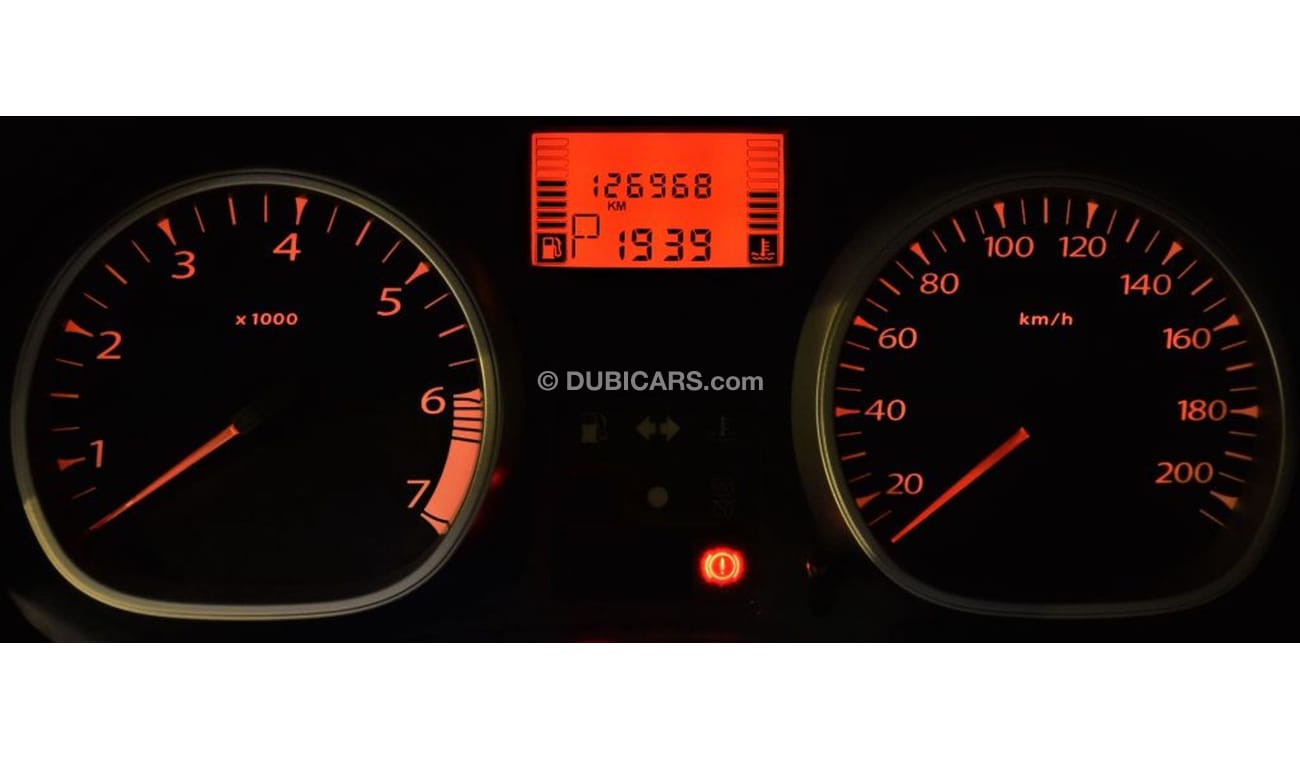 Renault Duster AMAZING Renault Duster 2013 Model!! in Silver Color! GCC Specs