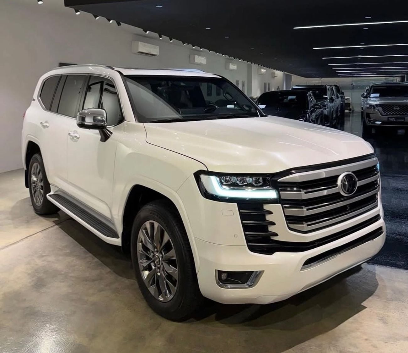 تويوتا لاند كروزر VXR 3.5L