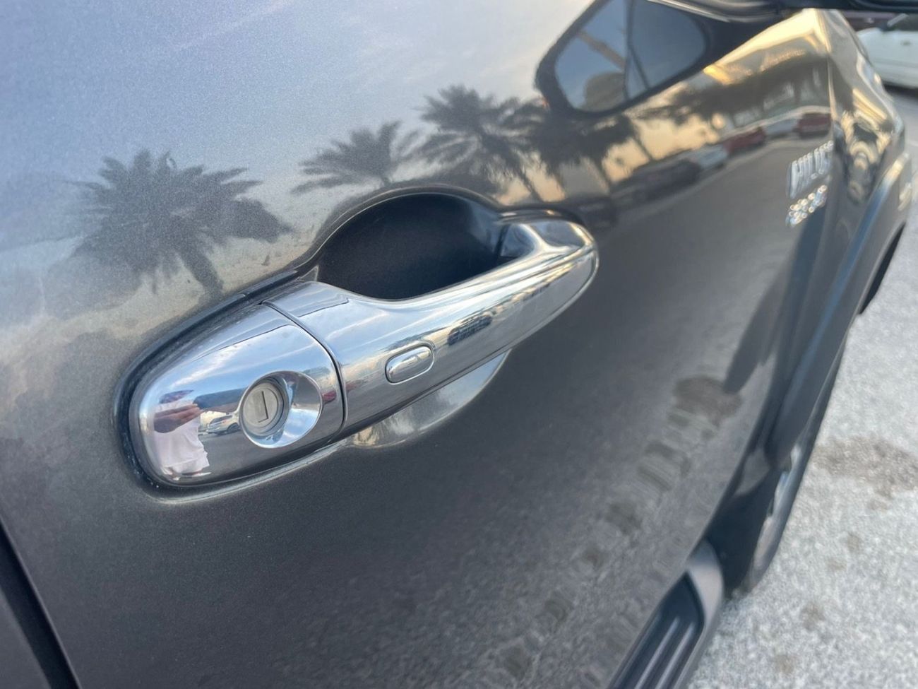 تويوتا هيلوكس SR5 FULL OPTION EXPORT FROM AUSTRALIA