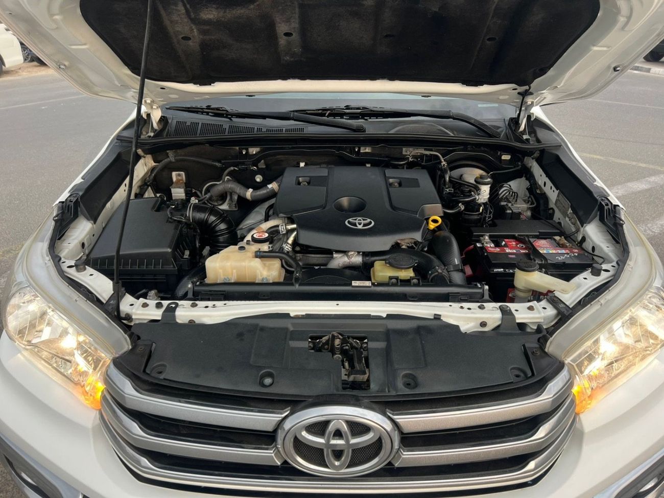 تويوتا هيلوكس 2019 Toyota Hilux 2.4L V4 Deisel - Full Automatic 4x4 AWD - Rear CAM - Bumper Crom Big Body