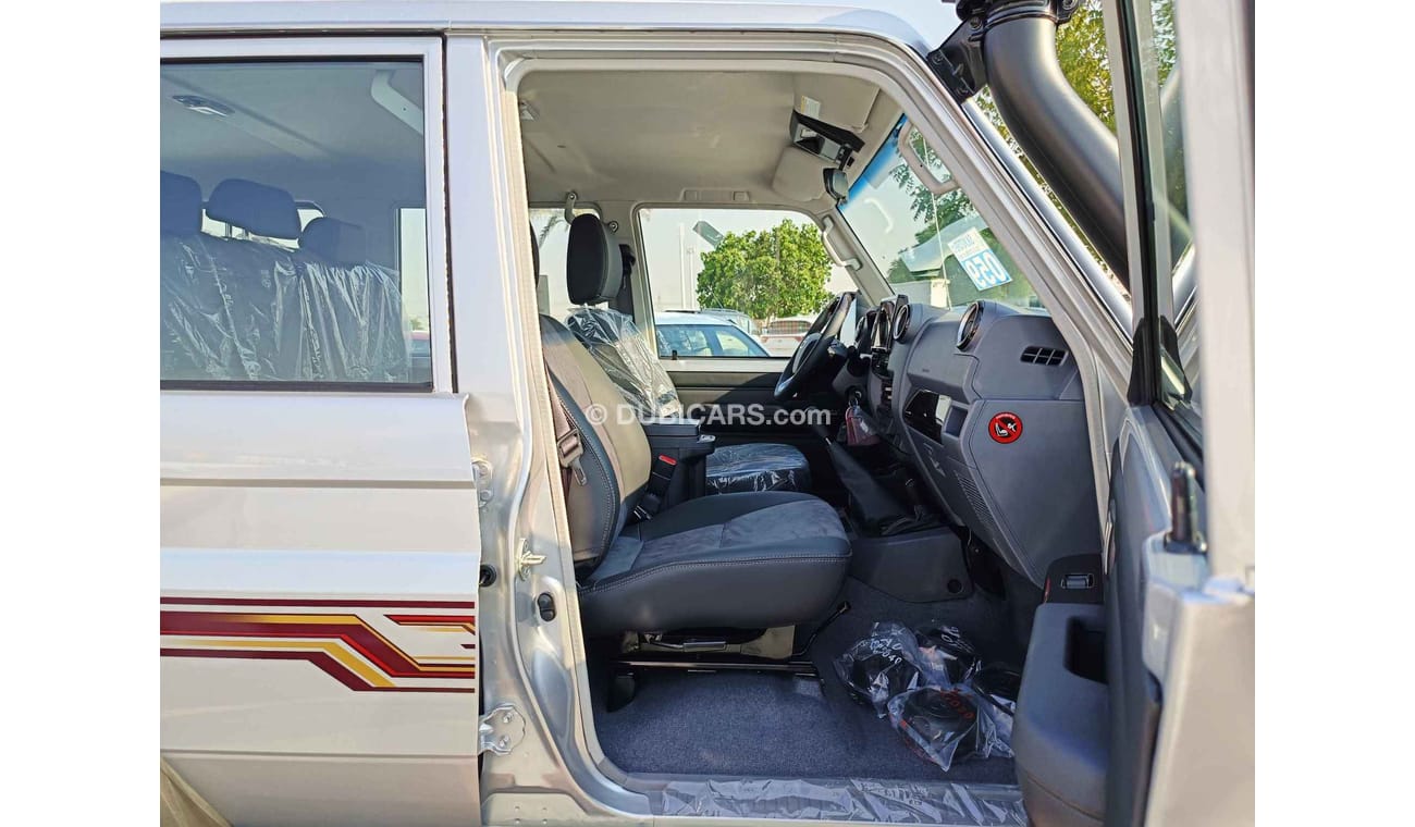 Toyota Land Cruiser 70 4.5L,V8,VDJ76,5DOOR,DIFF LOCK,WINCH,LEATHER SEATS,COOLER BOX,16'' AW,MT,NEW SHAPE,2024 ( FOR EXPORT)