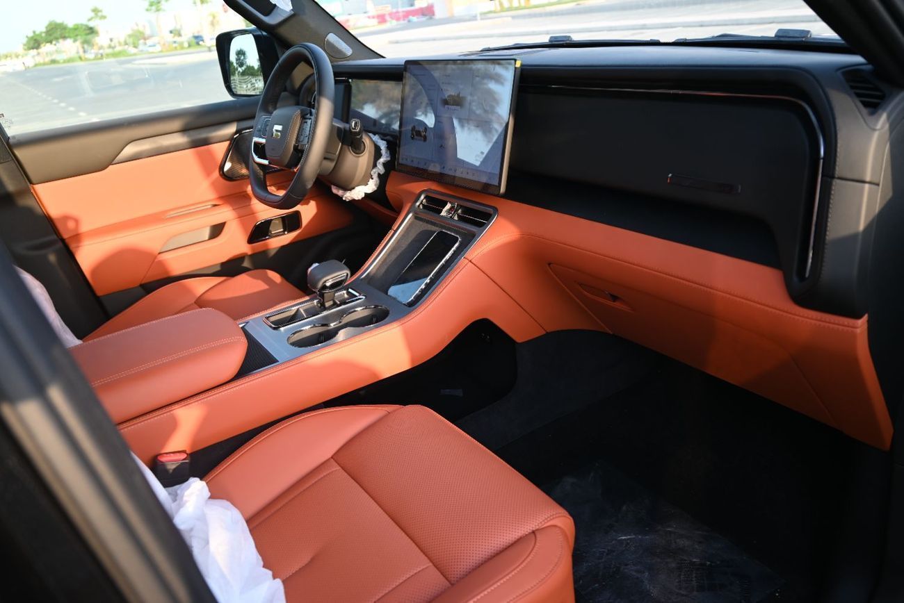 روكس 01 BRAND NEW - VIP EDITION - ROX 01 2025 - 6 SEATER - BLACK EDITION - DEALER WARRANTY