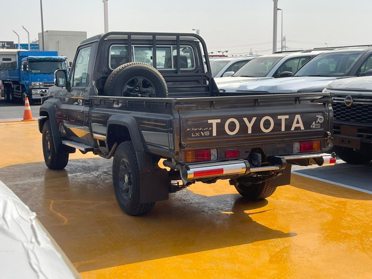 Toyota Land Cruiser Pick Up Toyota LAND CRUISER SC AT PETROL 4.0L DIFF 2025