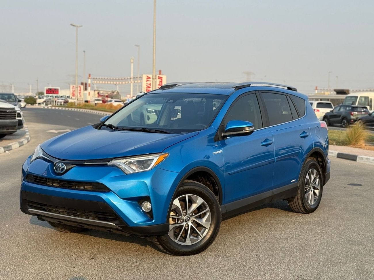 Toyota RAV4 XLE 2.5L Hybrid