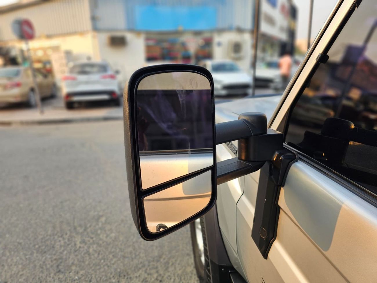 Toyota Land Cruiser Toyota landcruise pickup 2015 Model 4.5L Diesel engine Colour sliver Transmission Manual Interior bl