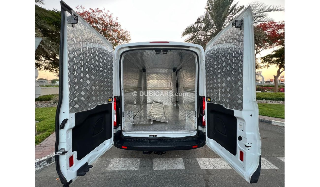 Ford Transit FORD TRANSIT 150 2017 V6 GCC FULL SERVICE HISTORY ORIGINAL PAINT