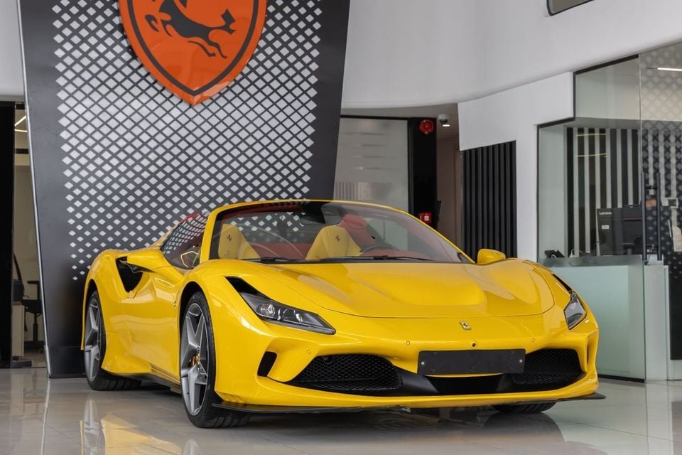 STD 3.9T V8 Ferrari F8 Spider 2022 | Pristine | Fully Carbon Interior &amp;amp; Exterior | Carbon Steeri 2022
