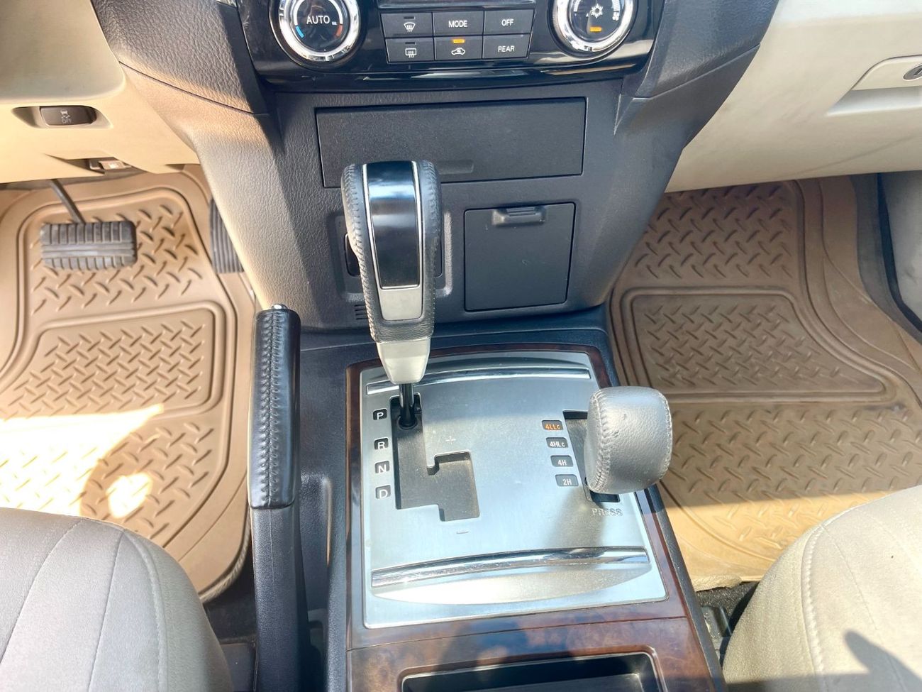 Mitsubishi Pajero GLS Mid Banking facilities without the need for a first payment