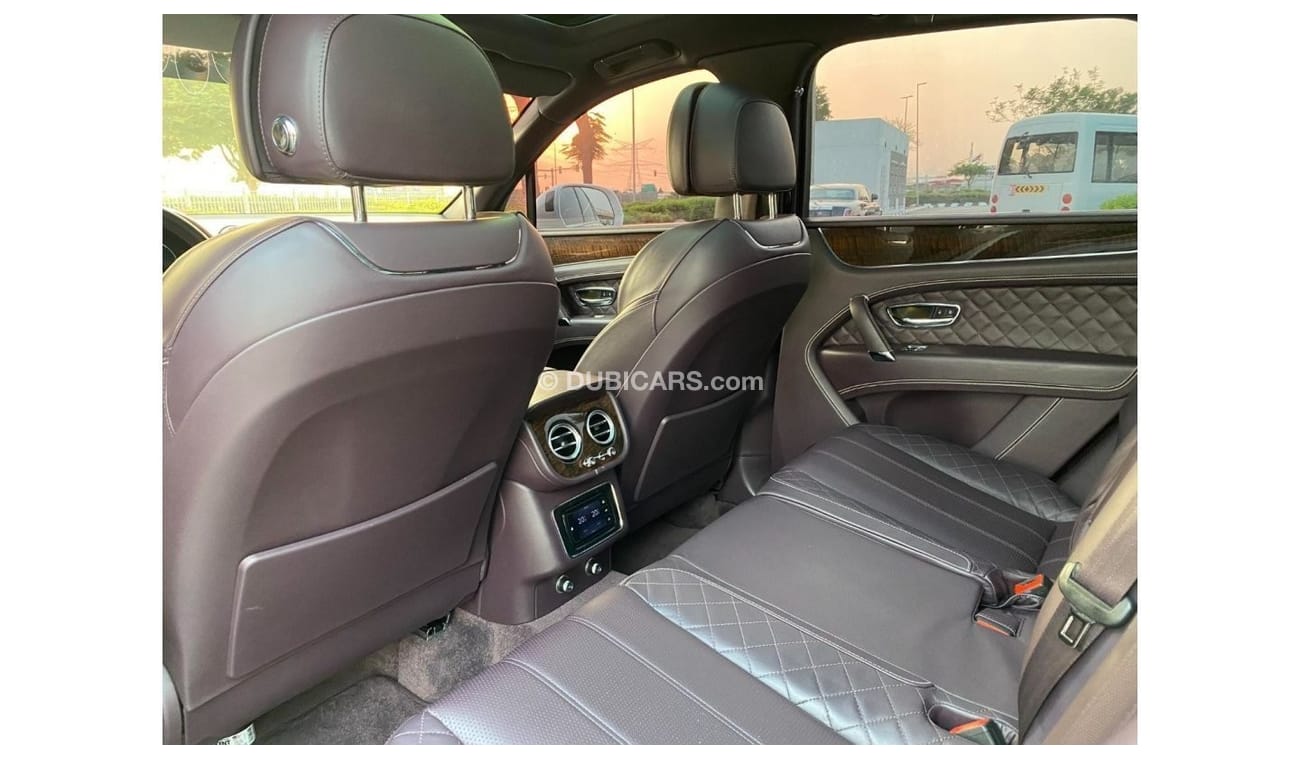 بنتلي بينتايجا سيجناتشر