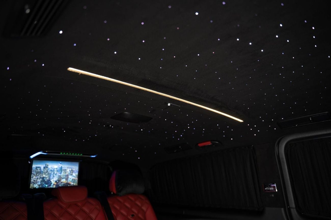 مرسيدس بنز V 300 NEW 2025 MODEL FACELIFT LUXURY EDITION MERCEDES GCC V300 with ADDITIONAL REAR AC - 2 YEARS WARRANTY