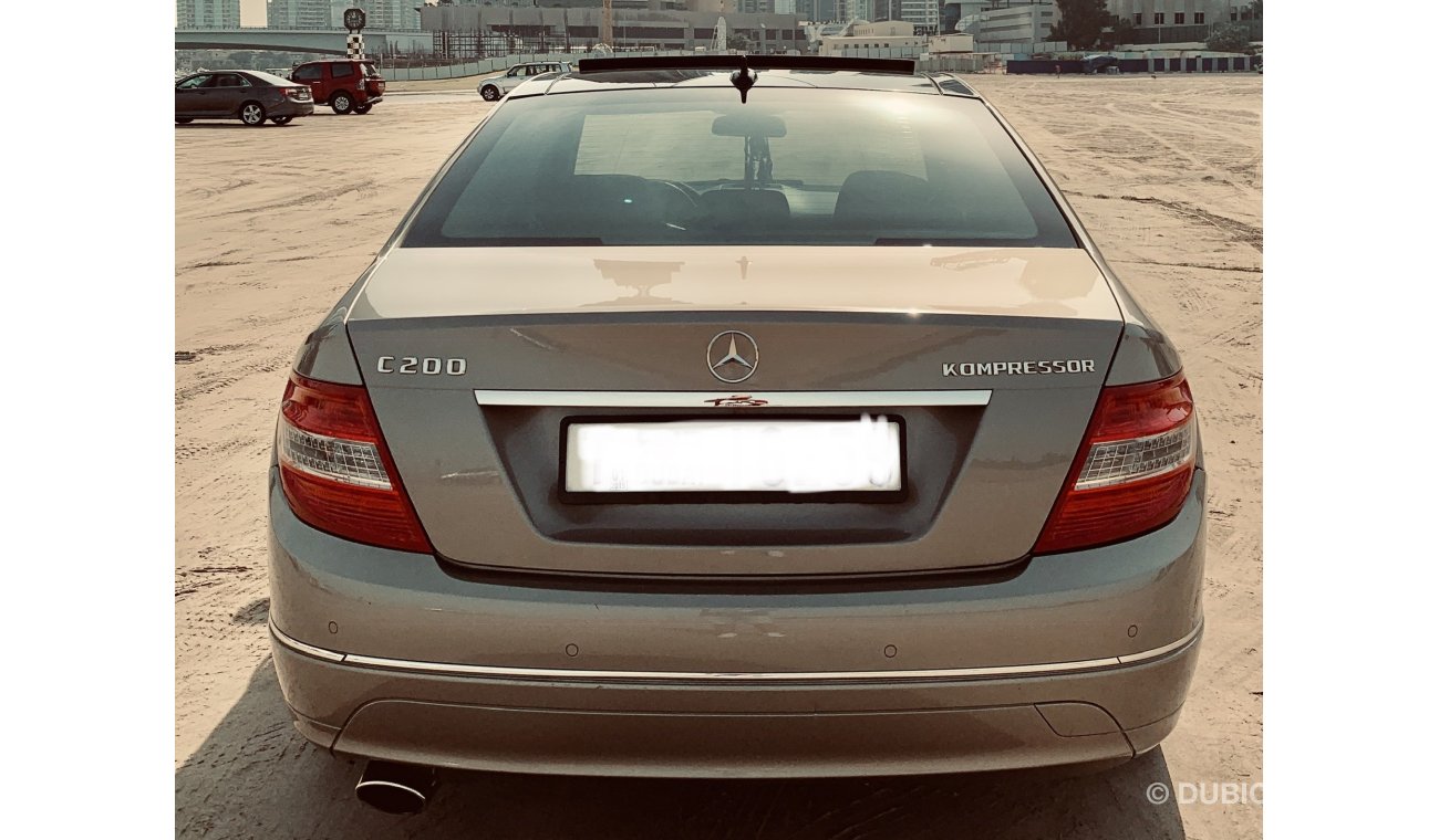 Mercedes-Benz C200