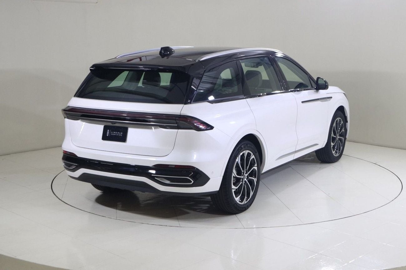 Lincoln Nautilus Reserve II 2.0L NAU424 / AL TAYER MOTORS / AL QOUZ SHOWROOM
