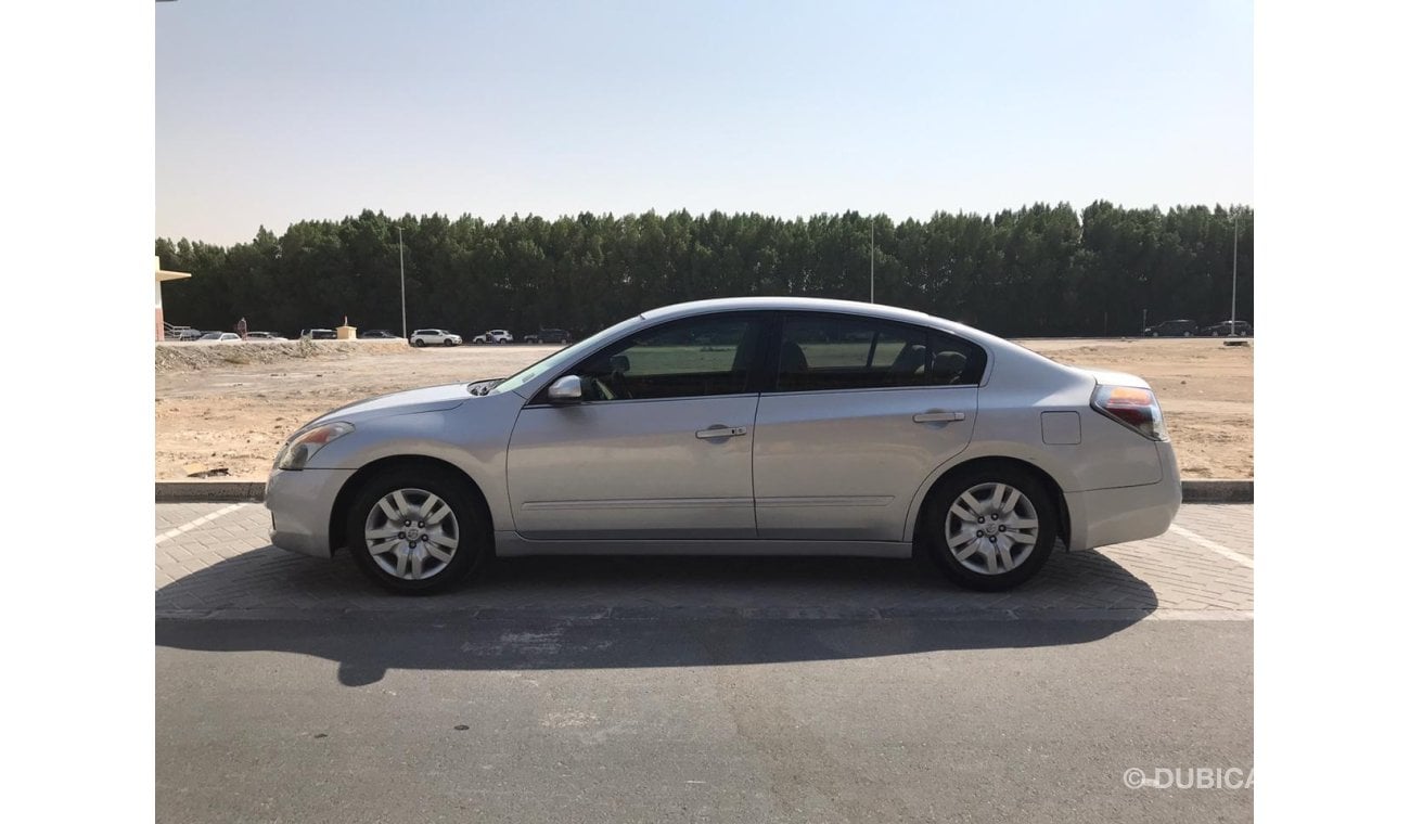 Nissan Altima Good price low mileage Altima 2009