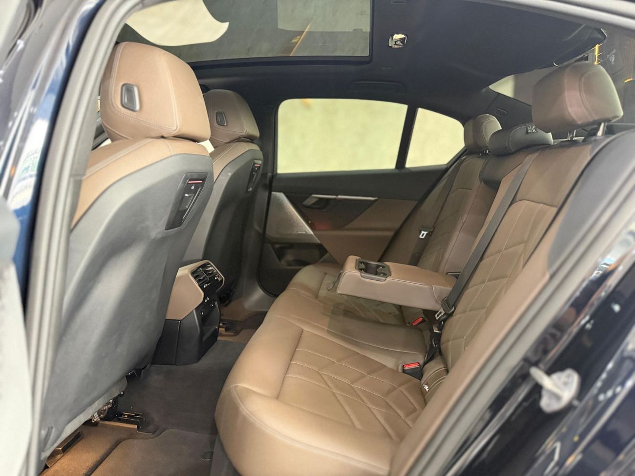 بي أم دبليو 520i BMW 520I M SPORT 2024 UNDER WARRANTY FULL OPTION