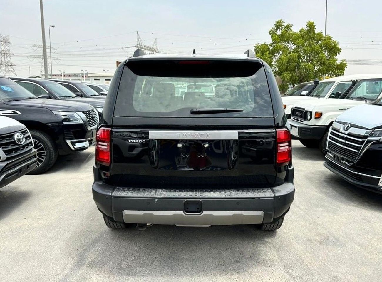 تويوتا برادو TOYOTA PRADO 2.4L PETROL BLACK 2025 GCC ALL-ROUNDER FULL (Export Only)