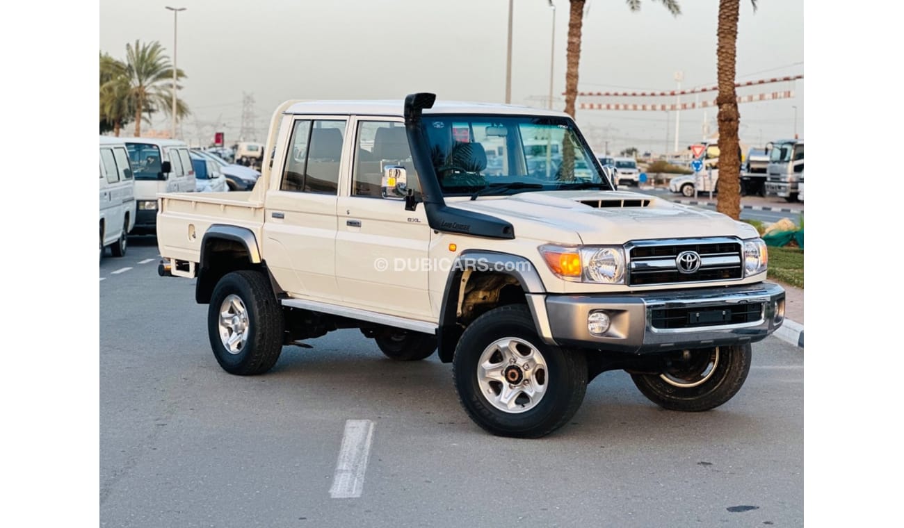تويوتا لاند كروزر بيك آب