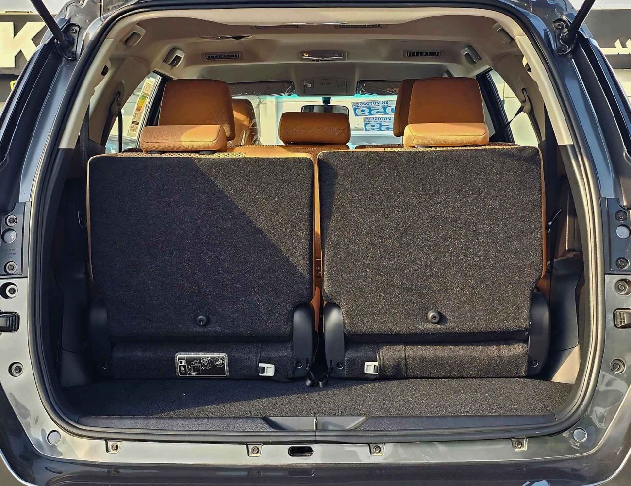 تويوتا فورتونر 2.4L V4 DIESEL / MANUAL A.C / DIFF LOCK / OVER FENDER / MID OPTION 4WD (CODE # FD24B)