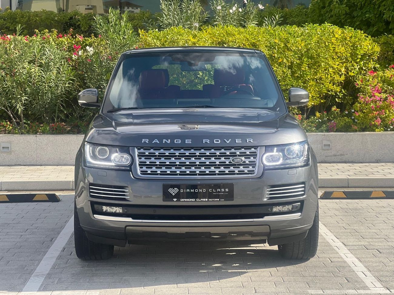 Land Rover Range Rover Range Rover Vogue Autobiography 5.0 L V8 Panoramic  Full option  GCC 2014 96,000 km  Full Service Hi