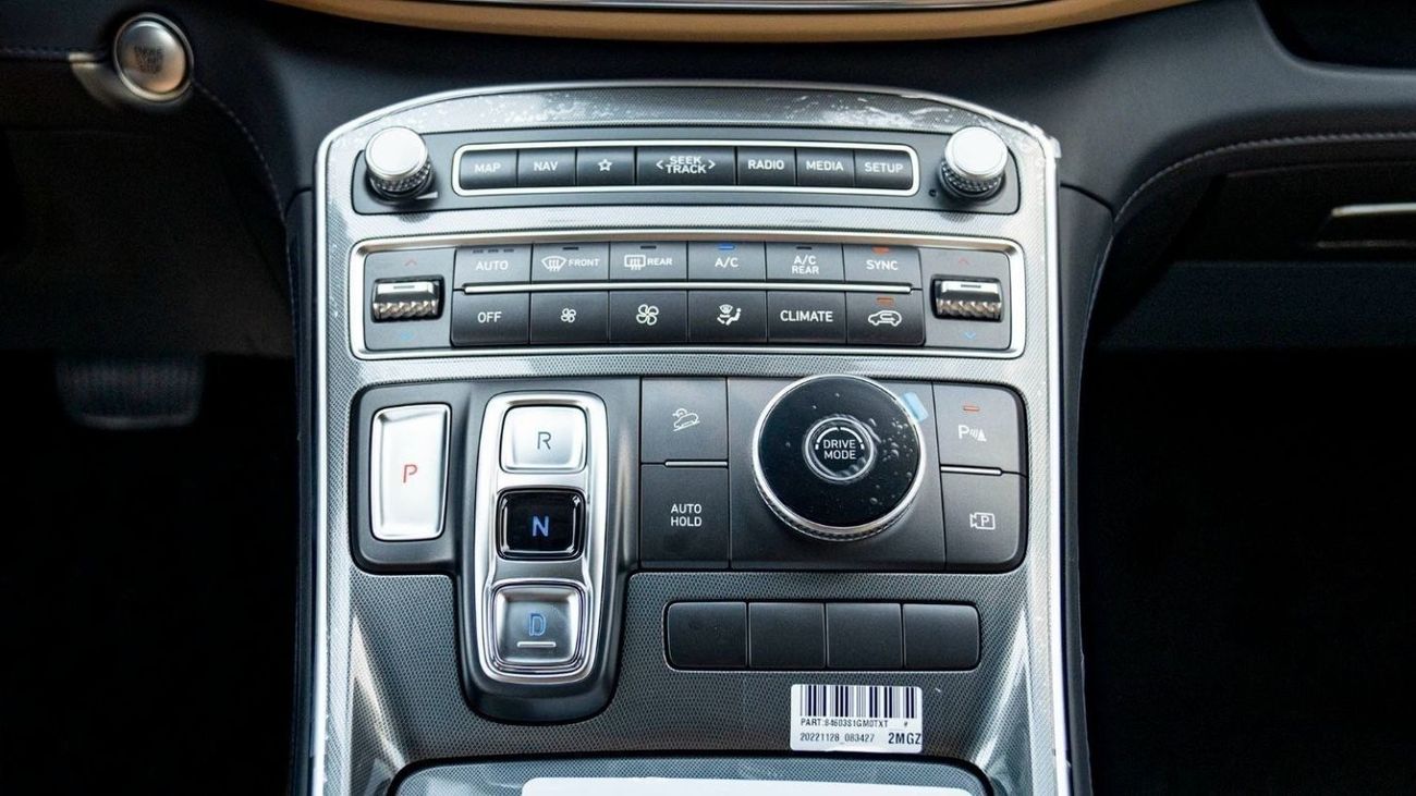 Hyundai Santa Fe LUXURY 2.5P AT MY2023 –BLACK